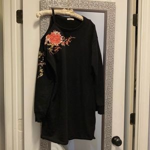 States xs fits more like s or medium long sleeve dress
